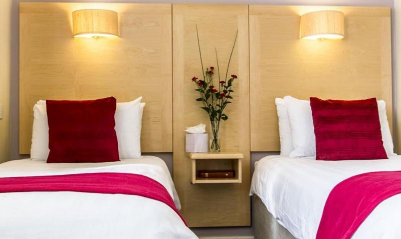 Cambridge Hotel Waterfront Brighouse Eksteriør billede